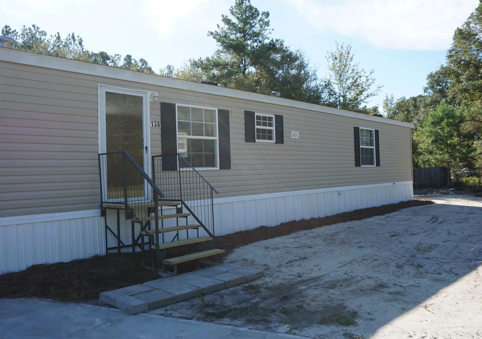 Country living in Echols County — Photo 2