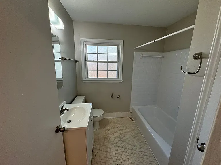 3436 Washburn Ave — Photo 10