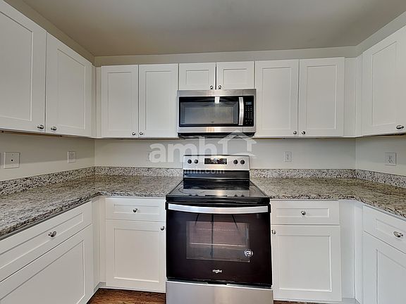 4th image of 1568 Pebble Ridge Dr