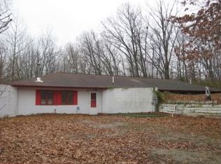 10700 Appleville Rd, Mount Auburn, IL 62547