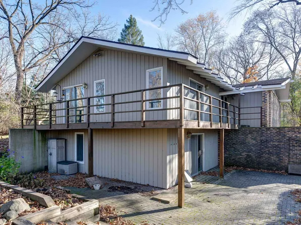 9612 Hillandale Rd, Richmond, IL 60071