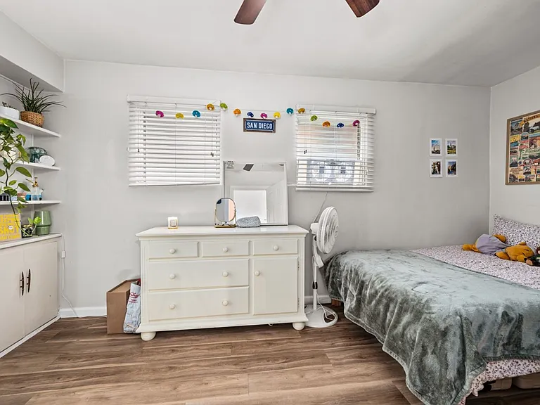 6239-6241 Mary Lane Dr — Photo 15