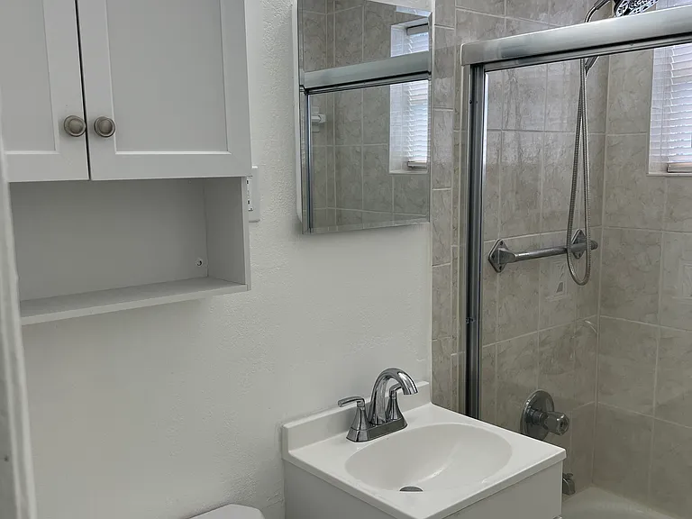304 NW 11th Ave — Photo 10