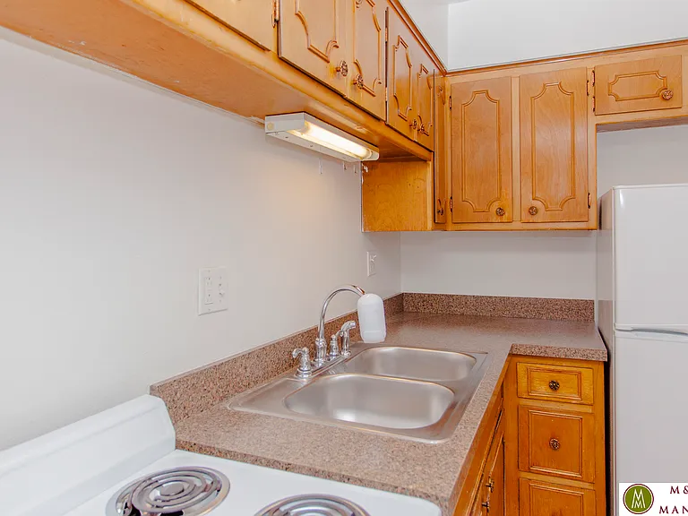 227 Des Plaines — Photo 17