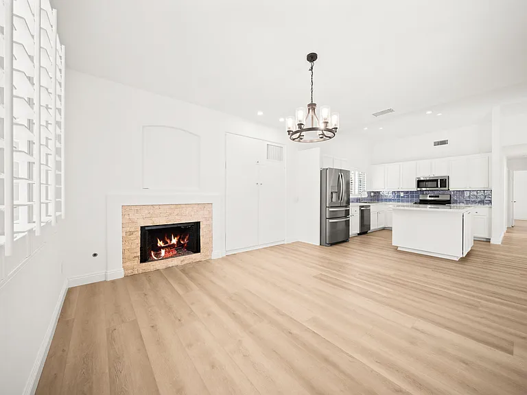 37762 Drexell Dr — Photo 11