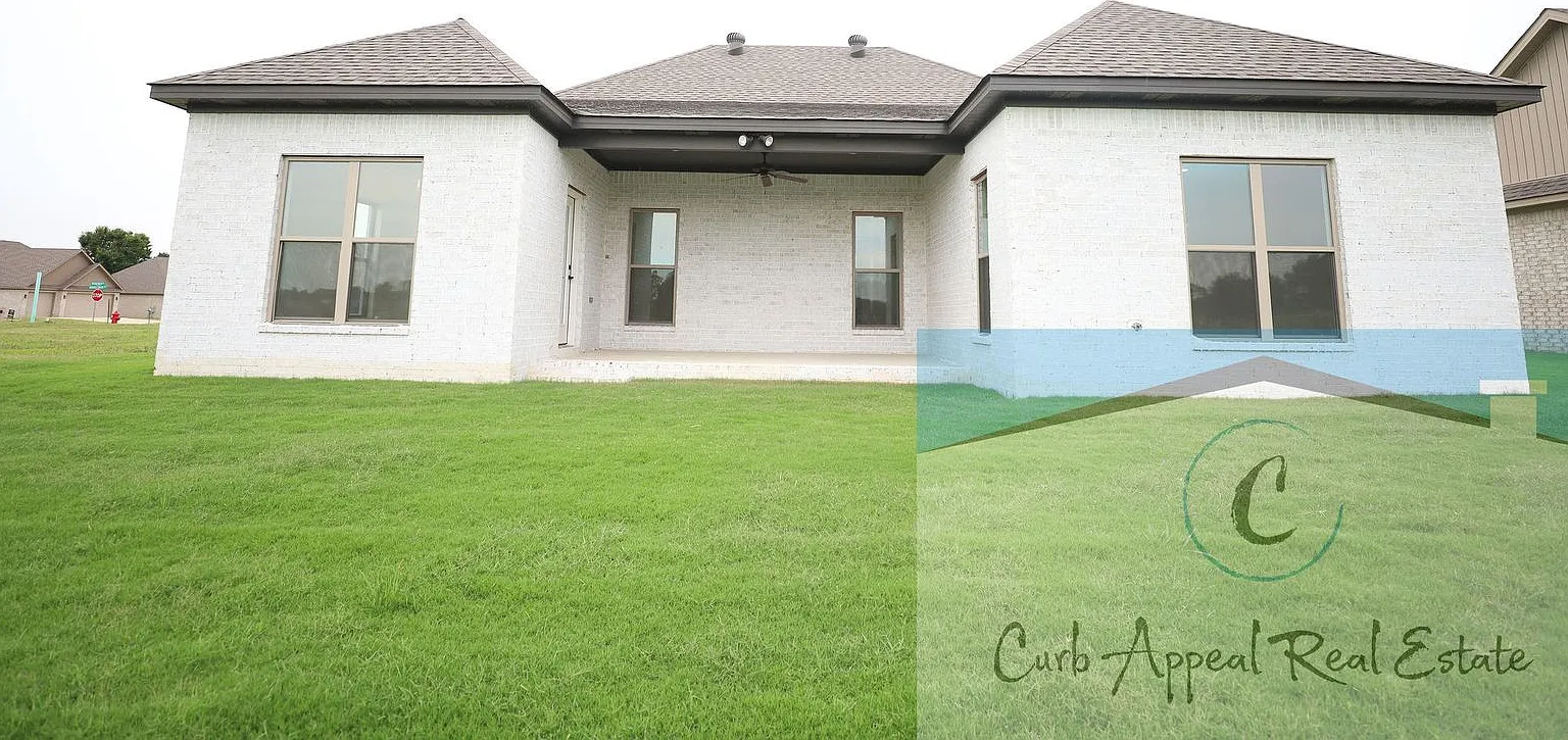 Luxury, recent construction 4 bed, 2 bath home - Brookland! Yard care included!! — Photo 2