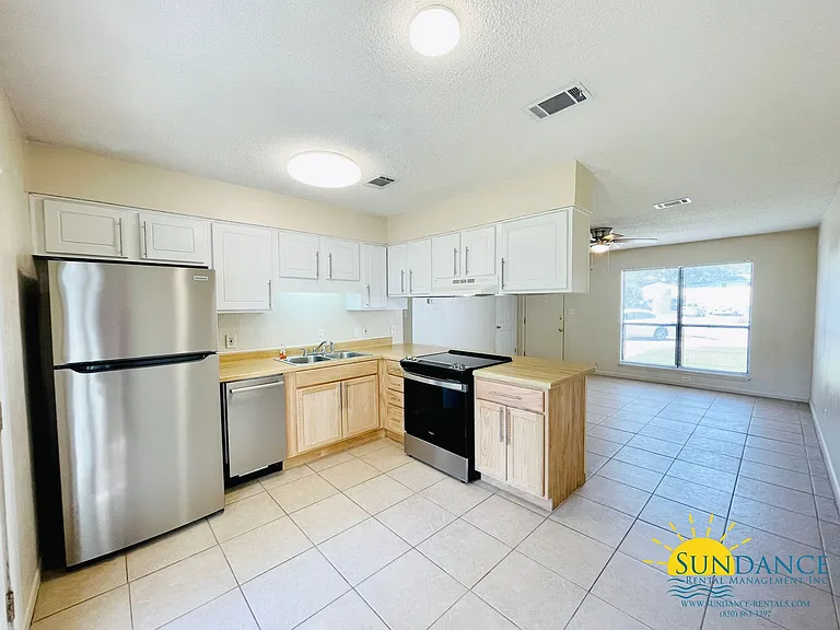 632 Carnathan Ct — Photo 4