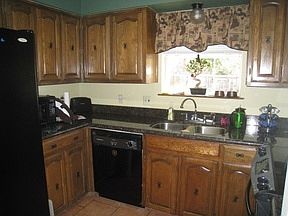 4th image of 1110 Kensington Ct