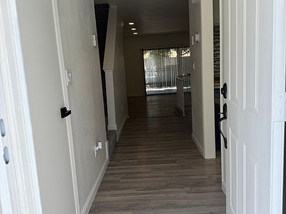 5th image of 2930 Driftwood Pl APT 20