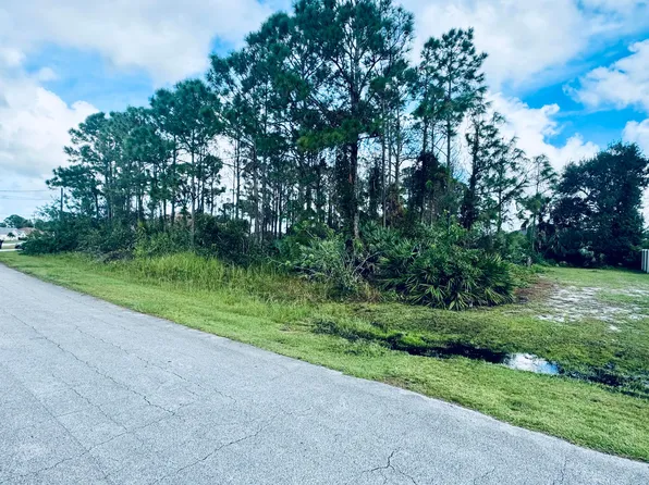 5814 NW Gillespie Avenue, Port St Lucie, FL 34986
