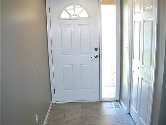 4th image of 1902 N Remington Cir