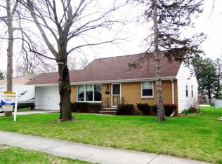 1754 Debra Ln, Green Bay, WI 54302