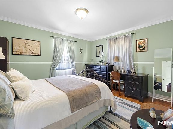 5th image of 32 William Street