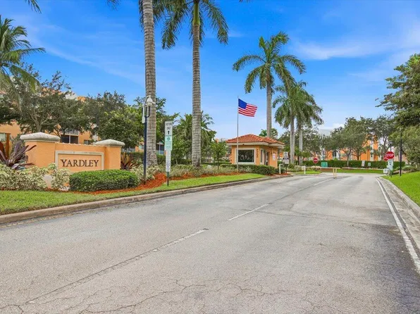 7715 YARDLEY Drive #313, Tamarac, FL 33321