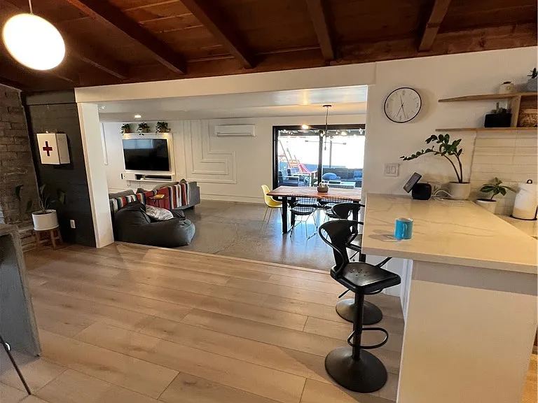 2105 Bonnie Brae Ave — Photo 10