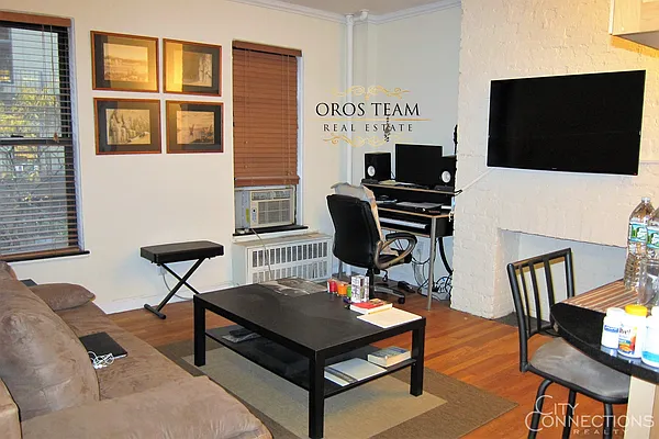 Rented by City Connections Realty | media 16