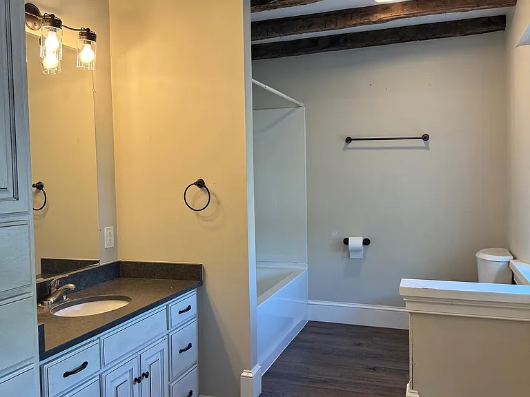 4056 E Newport Rd — Photo 7