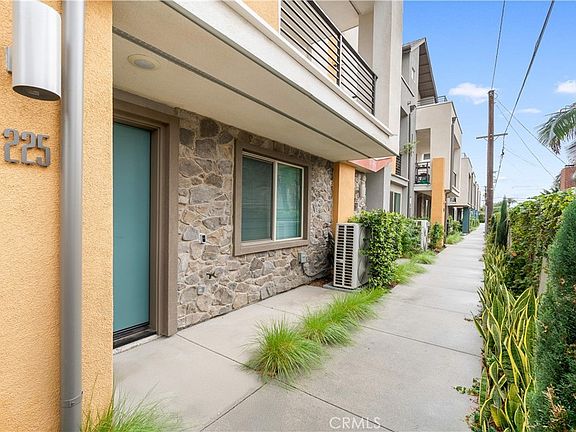 4th image of 225 Scratch Rd