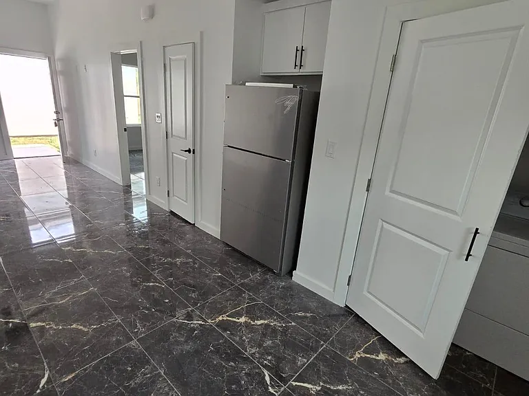412 Gastel Cir #2 — Photo 11