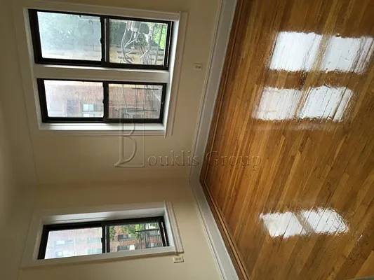 Rented by Bouklis Group | media 11