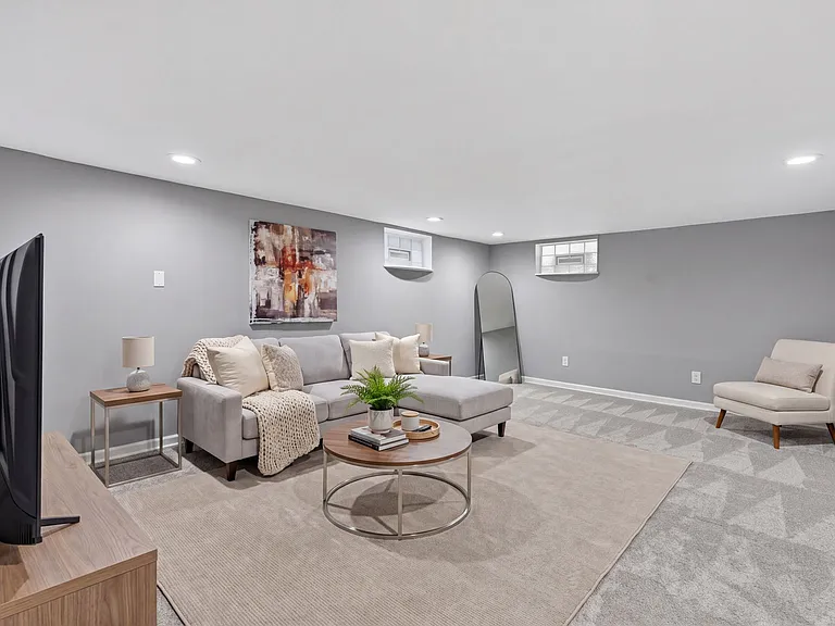 8821 Kendale Dr — Photo 28