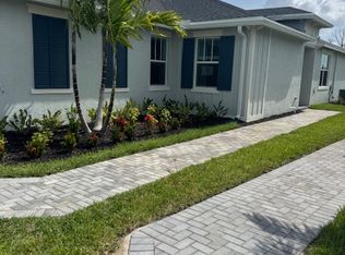 1545 SE Crosswood Way, Port Saint Lucie, FL 34984