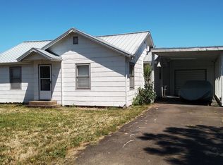 215 Valentine Ave, Sutherlin, OR 97479