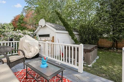 5th image of 47 Brightwood Ave