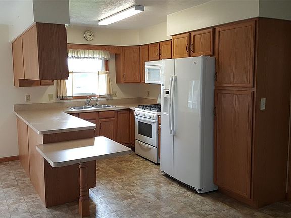 4th image of 16664 Stoney Lane Dr