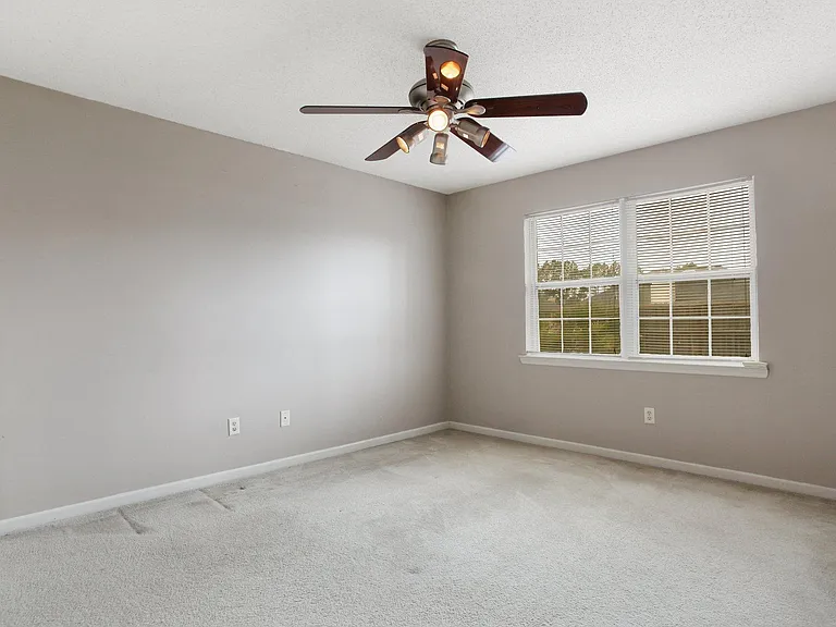 2115 Walberg Dr — Photo 37