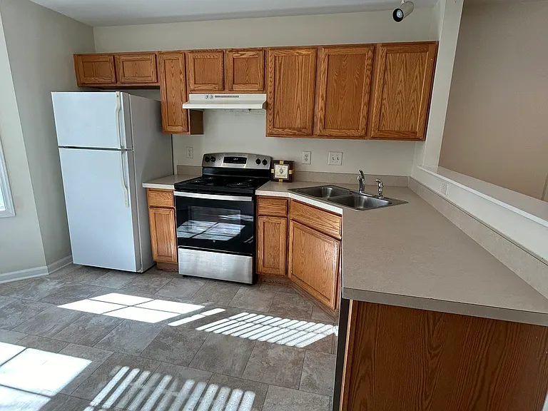 2707 Stadium Dr — Photo 6