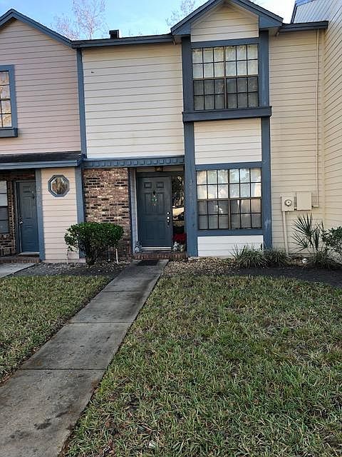1st image of 2986 Embassy Ct