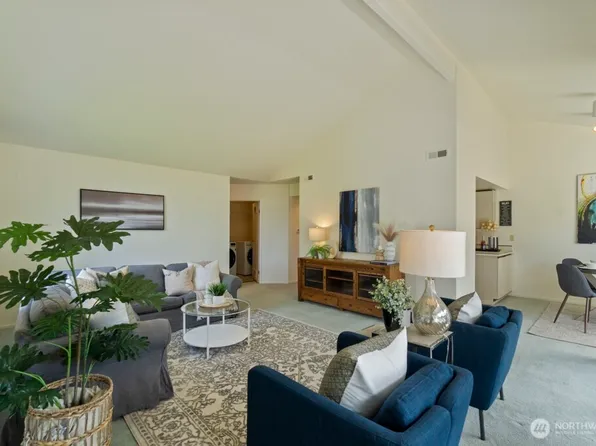 1220 6th Avenue S #B304, Edmonds, WA 98020