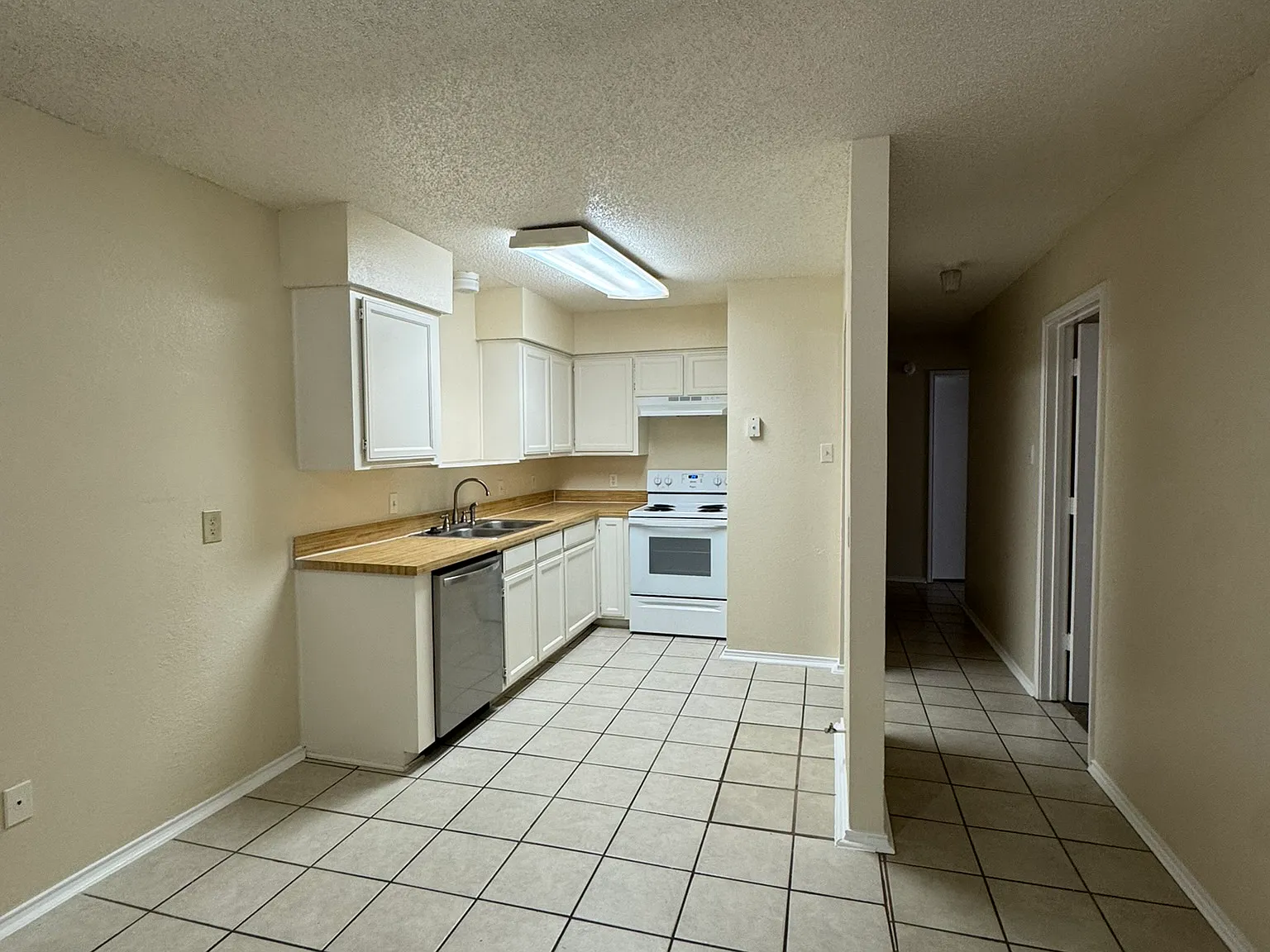 3 bed, 1127 sqft, $1,600 — Photo 3