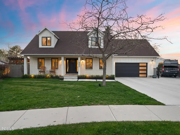 9002 S Huckleberry Ct, Sandy, UT 84093