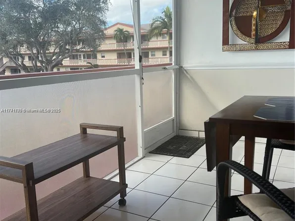 5300 Washington St APT H237, Hollywood, FL 33021