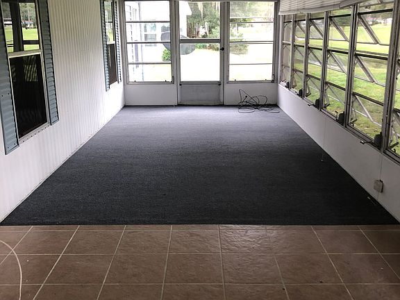 Screened in lanai