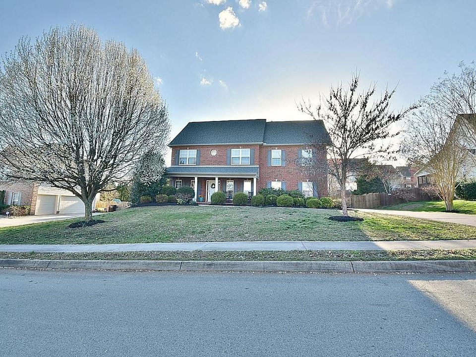 1st image of 1227 Amber Glades Ln