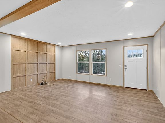 5th image of 2176 Fairfield Rd