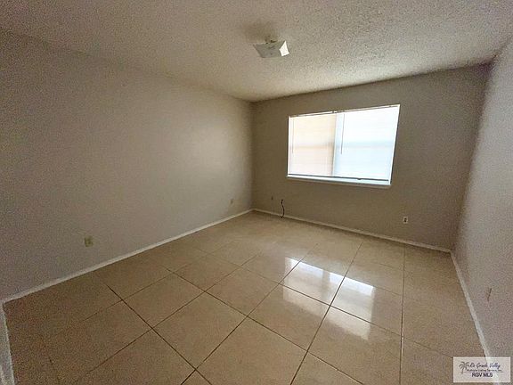 4th image of 1500 Oregon Ave #2