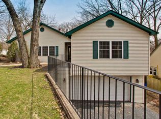 108 Hickory Rd, Lake In The Hills, IL 60156