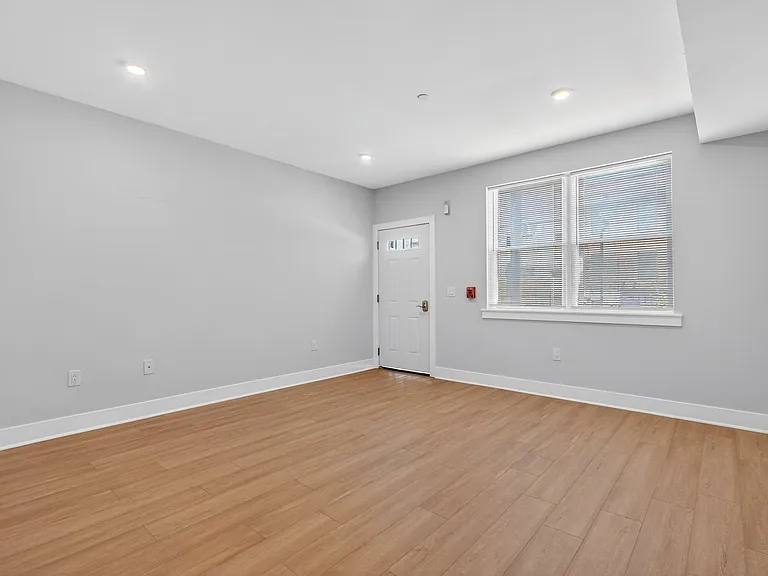 822 N 40th St — Photo 30