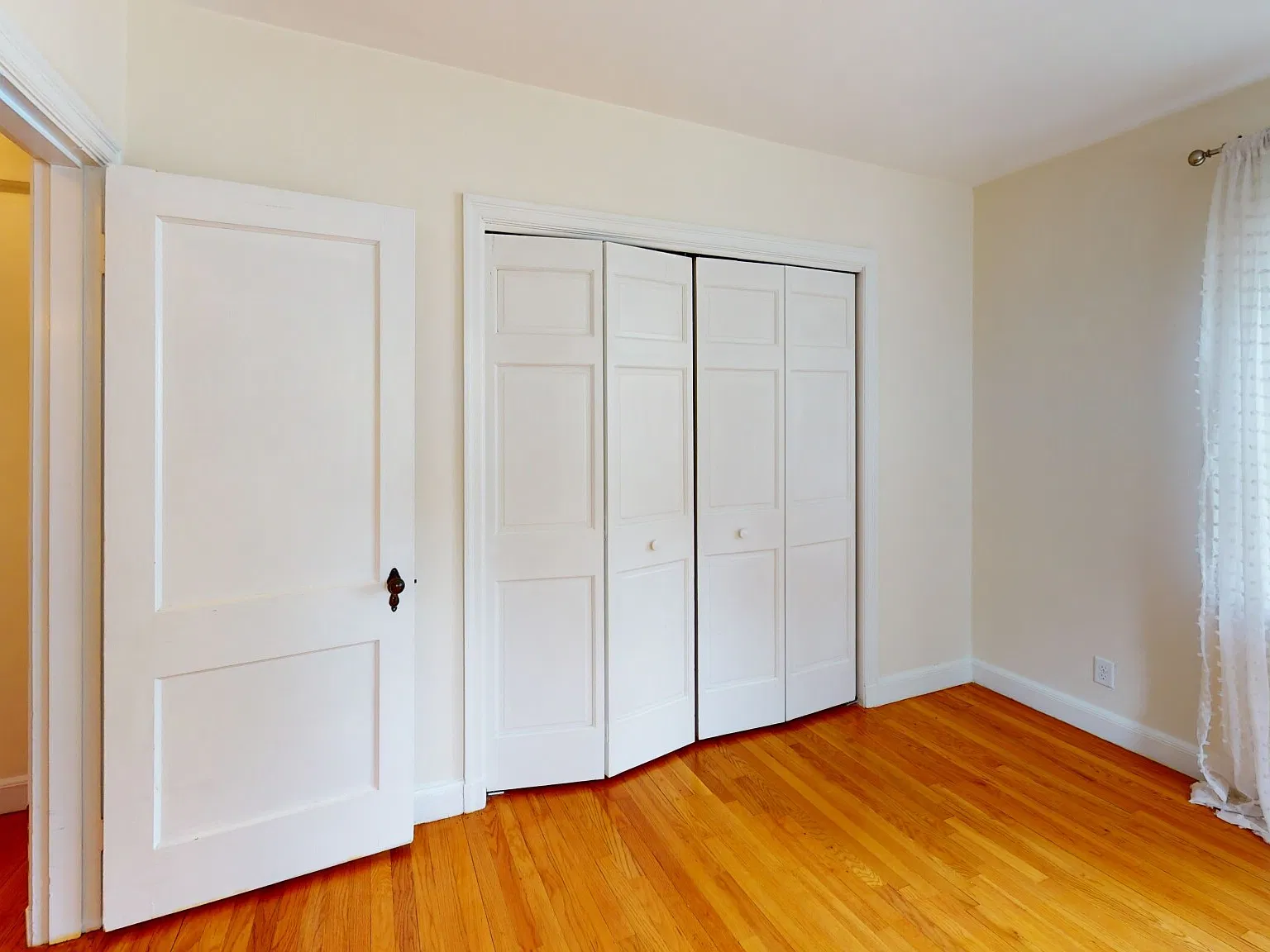 1 bed, 630 sqft, $2,400 — Photo 3
