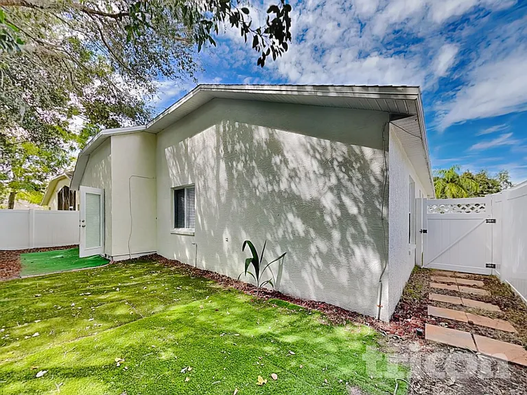 11008 Millbury Ct — Photo 18