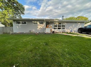 3003 Tucson Dr, Cedar Falls, IA 50613