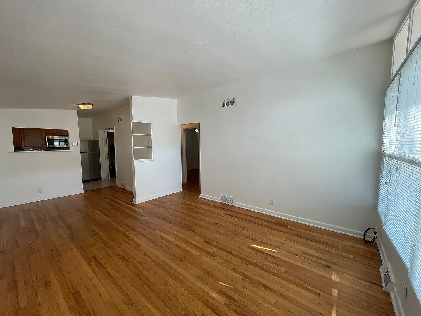Charming 2 Bed, 1 Bath Duplex in Aurora — Photo 3