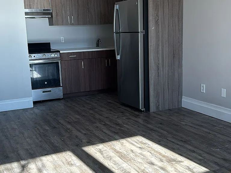 108 N Grove St #2 — Photo 23