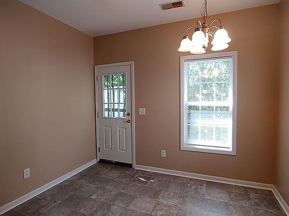4th image of 1243 Stoneridge Ln
