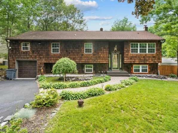 26 Barry Drive South, Vernon Twp., NJ 07422