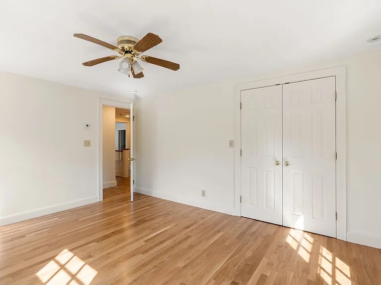 82 Allen Ave — Photo 24